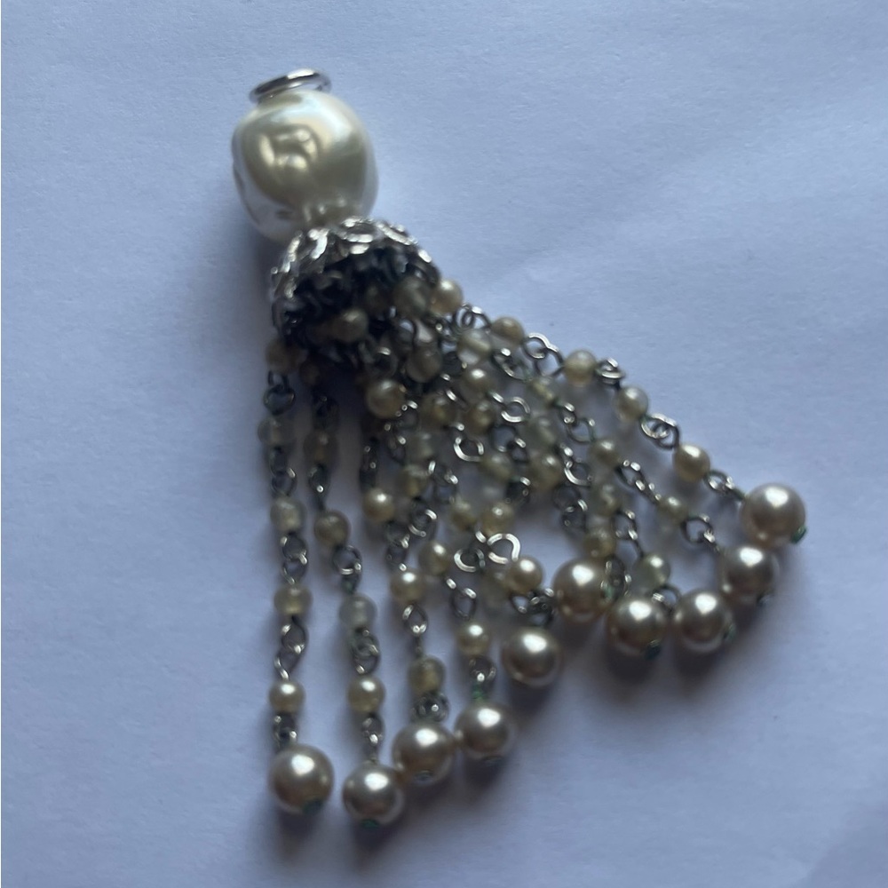 Silver Toned Pendant With Faux Pearls On Chains